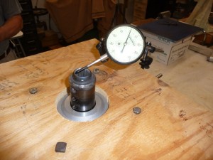 Measuring roundness of the hub